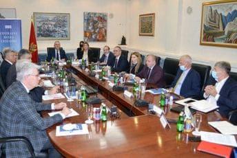 CBCG: Javni dug glavni fiskalni rizik i nejasnoće programa Evropa sad CBCG: Javni dug glavni fiskalni rizik i nejasnoće programa Evropa sad