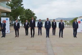 Pešić: Važan zadatak zemalja regiona je jačanje nacionalnih odbrambenih sistema Pešić: Važan zadatak zemalja regiona je jačanje nacionalnih odbrambenih sistema