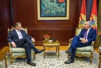 Kabinet Predsjednika: Tvit ambasade ne odražava suštinu razgovora Eskobara i Đukanovića Kabinet Predsjednika: Tvit ambasade ne odražava suštinu razgovora Eskobara i Đukanovića