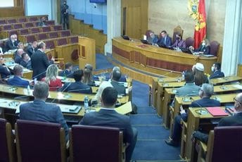 Vlast i opozicija potpuno podijeljeni povodom odlaganja izbora Vlast i opozicija potpuno podijeljeni povodom odlaganja izbora