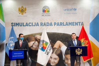 Skupština i UNICEF programom Simulacije omogućili srednjoškolcima da uče o zakonodavnom procesu Skupština i UNICEF programom Simulacije omogućili srednjoškolcima da uče o zakonodavnom procesu