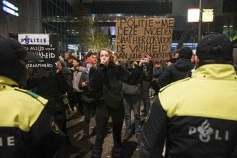 Policija u Hagu rastjerala protivnike uvođenja mjera zbog korona virusa Policija u Hagu rastjerala protivnike uvođenja mjera zbog korona virusa