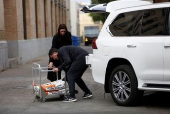 Legendarni fudbaler morao da napusti domovinu – sada radi kao taksista Legendarni fudbaler morao da napusti domovinu – sada radi kao taksista