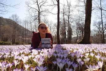 Poznaćeš me po ćutanju i stisku hladne ruke Poznaćeš me po ćutanju i stisku hladne ruke