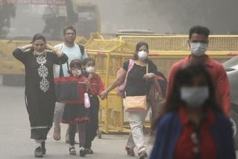 Nju Delhi zatvara škole na nedjelju dana zbog zagađenja vazduha Nju Delhi zatvara škole na nedjelju dana zbog zagađenja vazduha