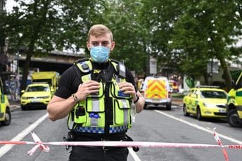 Istražuje se uzrok eksplozije u Liverpulu, trojica uhapšena Istražuje se uzrok eksplozije u Liverpulu, trojica uhapšena