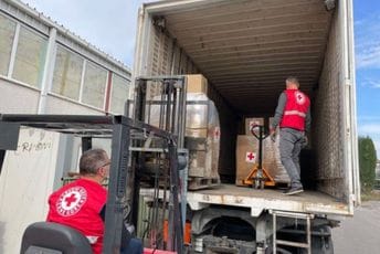 Crveni krst Crne Gore uputio pomoć BiH Crveni krst Crne Gore uputio pomoć BiH