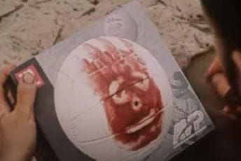 Poznata filmska odbojkaška lopta Vilson prodata na aukciji Poznata filmska odbojkaška lopta Vilson prodata na aukciji