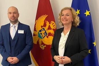 Radulović u Briselu razgovarao sa europoslanicama: Spoljna politika i borba protiv korupcije idu ruku pod ruku Radulović u Briselu razgovarao sa europoslanicama: Spoljna politika i borba protiv korupcije idu ruku pod ruku