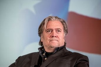 Stiv Benon tačno zna šta radi Stiv Benon tačno zna šta radi