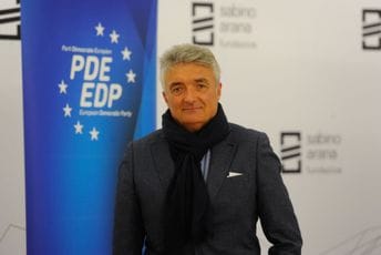 Vlahović pita MVP: Prekinuli ste diplomatske odnose sa Rusijom ili ne znate što pišete?