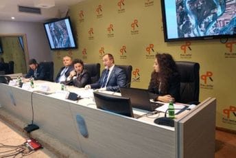 Abazović: Milioni eura su nelegalno izvučeni iz rijeke; Stijović: Morača i Cijevna su vrh ledenog brijega Abazović: Milioni eura su nelegalno izvučeni iz rijeke; Stijović: Morača i Cijevna su vrh ledenog brijega