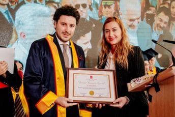 Abazoviću dodijeljena titula počasnog doktora zbog doprinosa izgradnji multietničkog društva Abazoviću dodijeljena titula počasnog doktora zbog doprinosa izgradnji multietničkog društva