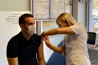 Spajić primio treću dozu vakcine: Na građanima da se vakcinišu i sačuvaju zdravlje ali i ekonomiju Crne Gore Spajić primio treću dozu vakcine: Na građanima da se vakcinišu i sačuvaju zdravlje ali i ekonomiju Crne Gore