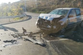 Saobraćajna nezgoda kod restorana Stefan, nije poznato ima li povrijeđenih Saobraćajna nezgoda kod restorana Stefan, nije poznato ima li povrijeđenih