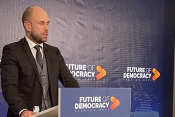 DPS i DF moraju da se reformišu, Crna Gora robuje populizmu DPS i DF moraju da se reformišu, Crna Gora robuje populizmu