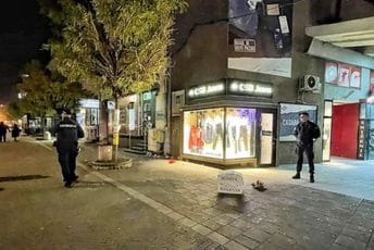 Uhapšen Pazarac koji je pokušao da uništi tablu Aćif Efendije Uhapšen Pazarac koji je pokušao da uništi tablu Aćif Efendije