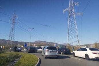 Kolaps saobraćaja u Podgorici zbog maratona Kolaps saobraćaja u Podgorici zbog maratona