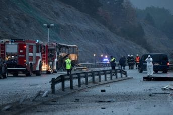 Proglašena trodnevna žalost u Sjevernoj Makedoniji zbog tragične autobuske nesreće Proglašena trodnevna žalost u Sjevernoj Makedoniji zbog tragične autobuske nesreće