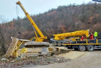 Pljevlja: U toku izvlačenje prevrnute mašine Rudnika uglja Pljevlja: U toku izvlačenje prevrnute mašine Rudnika uglja