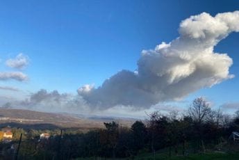 Srbija: Dvije osobe poginule u eksploziji u fabrici raketa, jedan radnik bio zarobljen Srbija: Dvije osobe poginule u eksploziji u fabrici raketa, jedan radnik bio zarobljen