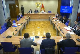 Krivokapić se požalio da je Sekulović organizovao puzajući državni udar Krivokapić se požalio da je Sekulović organizovao puzajući državni udar