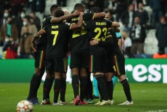 Ajaks ovjerio prvo mjesto, Džeko vodi Inter ka osmini finala Ajaks ovjerio prvo mjesto, Džeko vodi Inter ka osmini finala