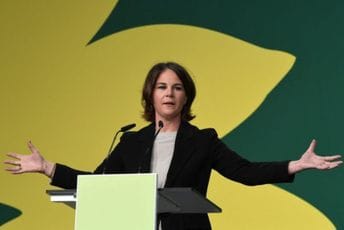 Njemački Zeleni će voditi ministarstvo spoljnih poslova Njemački Zeleni će voditi ministarstvo spoljnih poslova