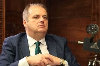 Nimanbegu: Oboriti Vladu i Crnu Goru vratiti na pravi put Nimanbegu: Oboriti Vladu i Crnu Goru vratiti na pravi put