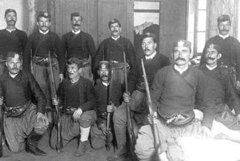 Zvjerski progon ustanika i patriota Crnogorski oficiri u egzilu