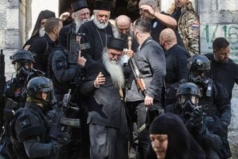 Ako ih nije bilo u Manastiru, đe su se krili naoružani ,,branitelji Crkve Srbije“? Ako ih nije bilo u Manastiru, đe su se krili naoružani ,,branitelji Crkve Srbije“?