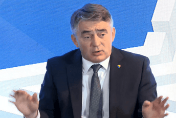 Komšić: Ako se odustane od ZB, on će kao zrela kruška pasti u krilo Putina Komšić: Ako se odustane od ZB, on će kao zrela kruška pasti u krilo Putina