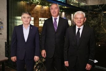 Đukanović sa Komšićem i Džaferovićem razgovarao o aktuelnim izazovima u regionu Đukanović sa Komšićem i Džaferovićem razgovarao o aktuelnim izazovima u regionu