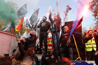 Protest španskih policajaca zbog izmjena kontroverznog zakona o bezbjednosti Protest španskih policajaca zbog izmjena kontroverznog zakona o bezbjednosti