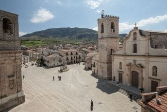 Grad na Siciliji prkosi zakonima matematika: Više od 104 odsto vakcinisanih Grad na Siciliji prkosi zakonima matematika: Više od 104 odsto vakcinisanih