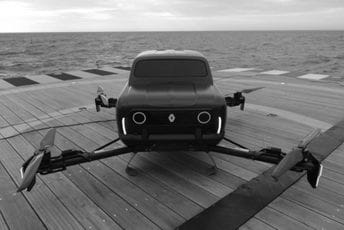 Reno 4 za 60. rođendan zamijenio točkove propelerima Reno 4 za 60. rođendan zamijenio točkove propelerima