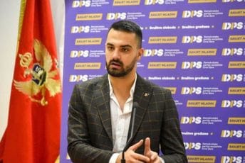 Pućurica: Retrogradna politika vlasti onemogućava mlade da planiraju svoju budućnost Pućurica: Retrogradna politika vlasti onemogućava mlade da planiraju svoju budućnost