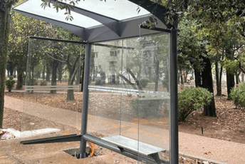 U Podgorici počela ugradnja novih autobuskih stajališta U Podgorici počela ugradnja novih autobuskih stajališta