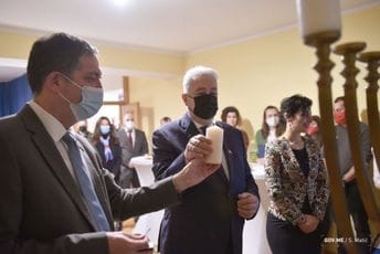 Krivokapić prisustvovao proslavi Hanuke, jevrejskog praznika slobode i svjetlosti Krivokapić prisustvovao proslavi Hanuke, jevrejskog praznika slobode i svjetlosti