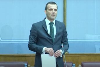 Papović: Vi pripadate kleronacionalističkoj četničkoj ideologiji, za sve je kriva URA Papović: Vi pripadate kleronacionalističkoj četničkoj ideologiji, za sve je kriva URA