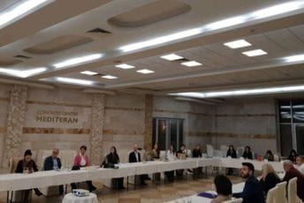 Zajedničkim rješenjima do rezultata u poglavlju 19 – Socijalna politika i zapošljavanje Zajedničkim rješenjima do rezultata u poglavlju 19 – Socijalna politika i zapošljavanje