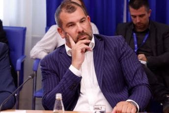 Četvoro poslanika parlamentarne većine prekršilo Zakon o sprječavanju korupcije Četvoro poslanika parlamentarne većine prekršilo Zakon o sprječavanju korupcije