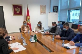 Govorili o mjerama: Borovinić - Bojović sa privrednicima iz turističke i ugostiteljske djelatnosti Govorili o mjerama: Borovinić - Bojović sa privrednicima iz turističke i ugostiteljske djelatnosti