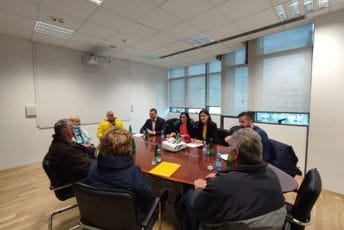 Vlada upoznata s problemima radnika "Košute" i "Oboda": Ne mogu se za godinu riješiti nagomilani problemi Vlada upoznata s problemima radnika "Košute" i "Oboda": Ne mogu se za godinu riješiti nagomilani problemi