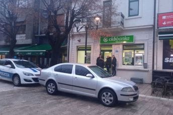 Rasvijetljena pljačka banke na Cetinju, uhapšen počinilac Rasvijetljena pljačka banke na Cetinju, uhapšen počinilac
