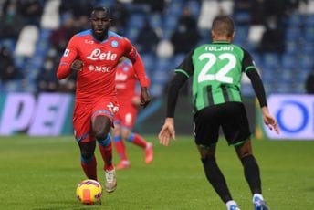 Spektakularan povratak Sasuola, Napoli sada ima samo bod više od Milana, a dva od Intera Spektakularan povratak Sasuola, Napoli sada ima samo bod više od Milana, a dva od Intera