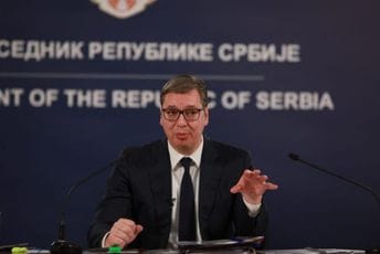 Prekinut prenos Vučića na RTS-u: Neko namjerno izvukao kablove iz vozila za satelitsko emitovanje