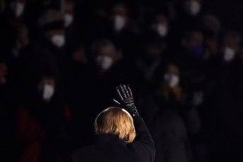 Odlazak Angele Merkel uz počasti: Poželjela sreću Šolcu, pozvala na otpor mržnji Odlazak Angele Merkel uz počasti: Poželjela sreću Šolcu, pozvala na otpor mržnji