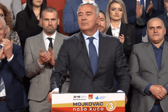 Đukanović: Novi pokušaj aneksije Crne Gore, vodimo bitku da očuvamo suverenost Đukanović: Novi pokušaj aneksije Crne Gore, vodimo bitku da očuvamo suverenost