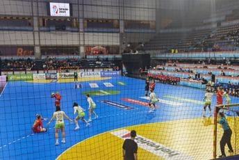 Slovenke bolje, put u drugu fazu tražićemo u nedjelju protiv Angole Slovenke bolje, put u drugu fazu tražićemo u nedjelju protiv Angole